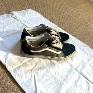 VANS OLD SKOOL SIZE 11